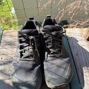ALTRA LONE PEAK 9 BLACK MENS SIZE 11
